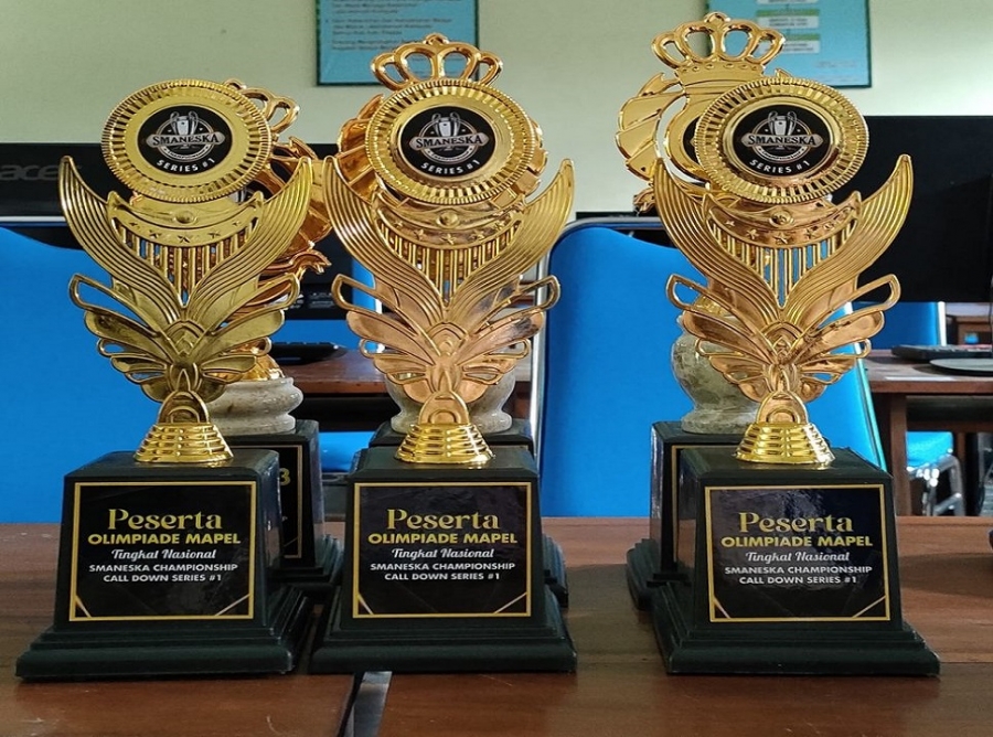 RIANG SANDYA PRATISTA SMPN 1 SURUH JUARA 1 OLIMPIADE FISIKA