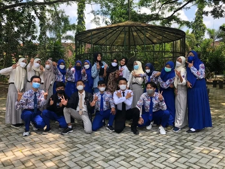 JUARA UMUM LOMBA ANTAR KELAS”