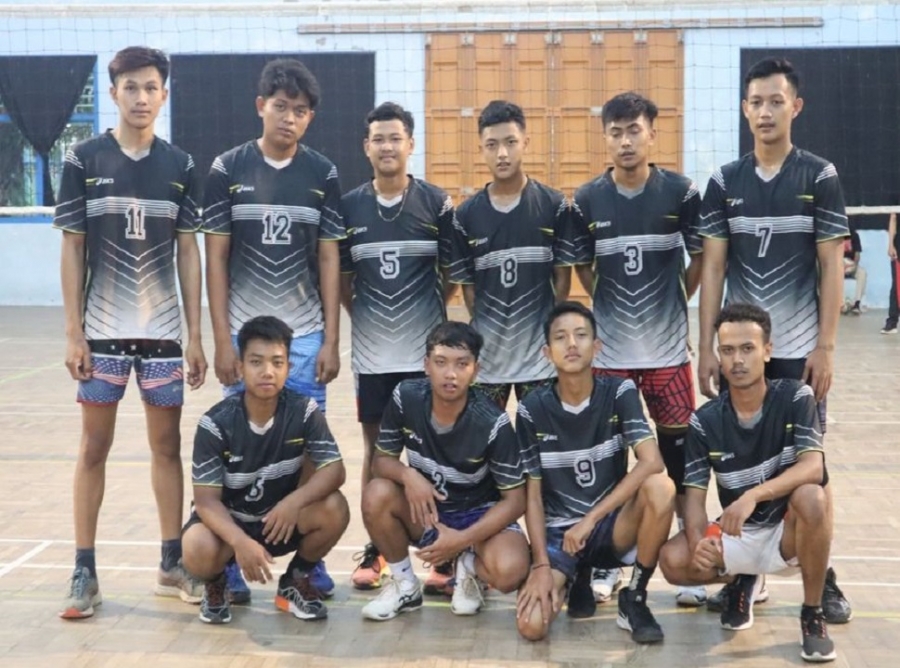 PERTANDINGAN TIM BOLA VOLI PUTRA SMAN 1KARANGAN DI SEMI FINAL