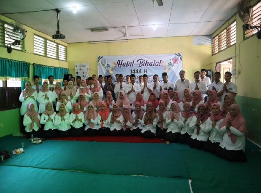 HALAL BIHALAL KELUARGA BESAR SMA NEGERI 1 KARANGAN