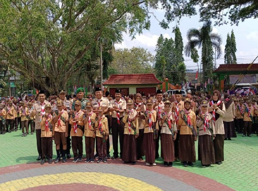 PELANTIKAN PRAMUKA SIAGA GARUDA DI SMAN 1 KARANGAN