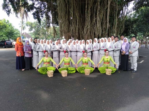 ESKUL Tari DAN Panduan Suara SMANESKA TRENGGALEK Sukses Tampil