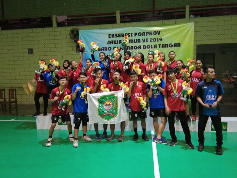 8 SISWA/SISWI SMAN 1 KARANGAN TRENGGALEK IKUT RAIH MEDALI