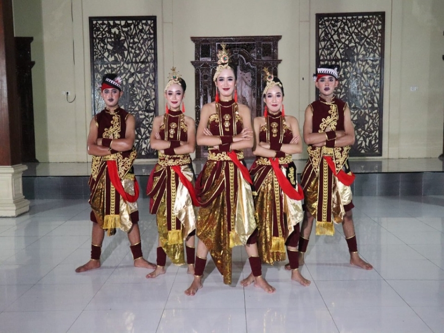 “5 PENYAJI TERBAIK TINGKAT SMA” FESTIVAL TARI TRADISIONAL PELAJAR DAN MAHASISWA NASIONAL 2021