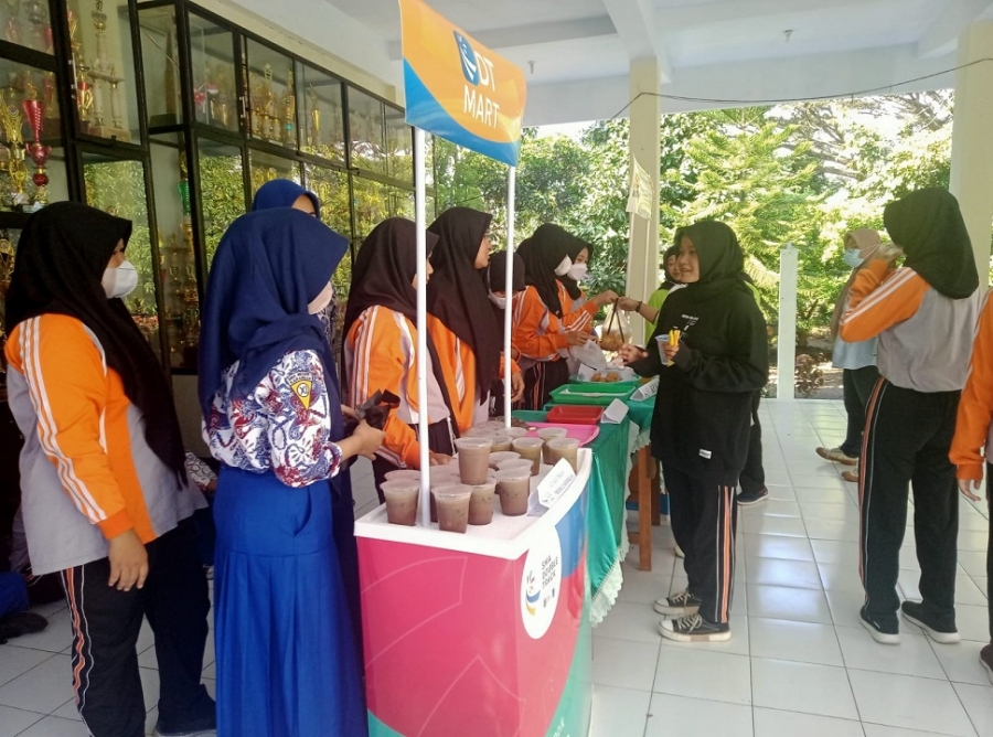 Double Track Tata Boga SMAN 1 Karangan Buka Lapak