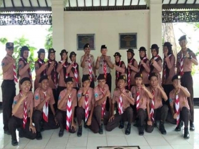 DUA SANGGA AMBALAN SOEDIRMAN CUT NYAK DIEN (DEWAMADIEN)