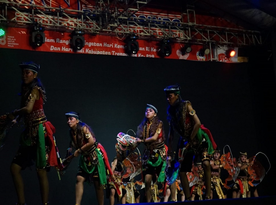 PPST NGESTI LARAS BUDAYA SMANESKA TAMPIL APIK DI TRENGGALEK