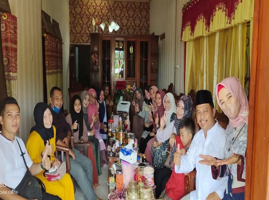 WARGA SMANESKA TRENGGALEK SILATUROHIM/BADHAN KE RUMAH BAPAK TOYIB