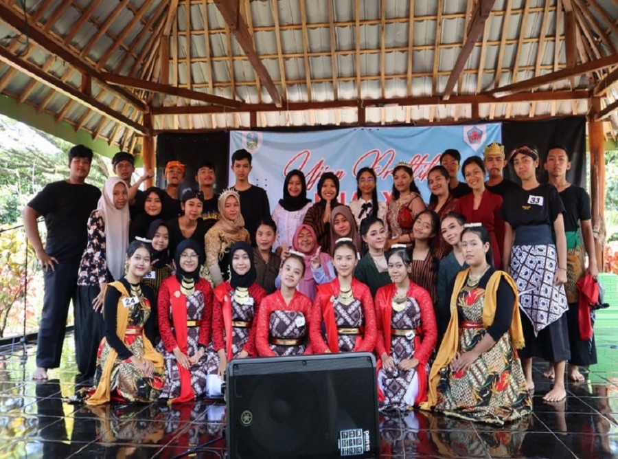 KELAS XI MIPA 2 TAMPILKAN KETOPRAK DAN LUDRUG