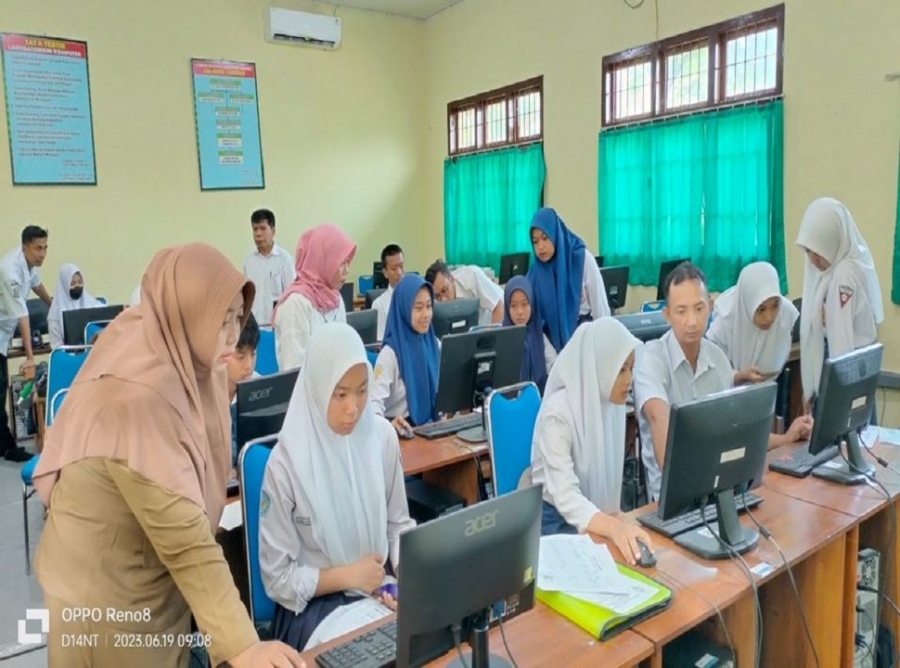 PENDAFTARAN TAHAP 1 PPBD SMANESKA DI LAB KOMPUTER