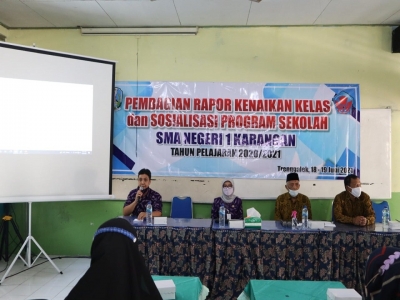 Pembagian Rapor Kenaikan Kelas dan Sosialisasi progam Sekolah