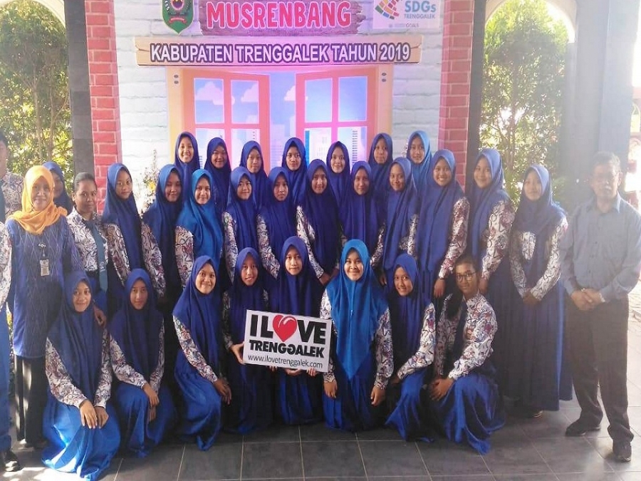 PADUAN SUARA &ldquo;BAHANA SUWARA SMA Negeri 1 Karangan