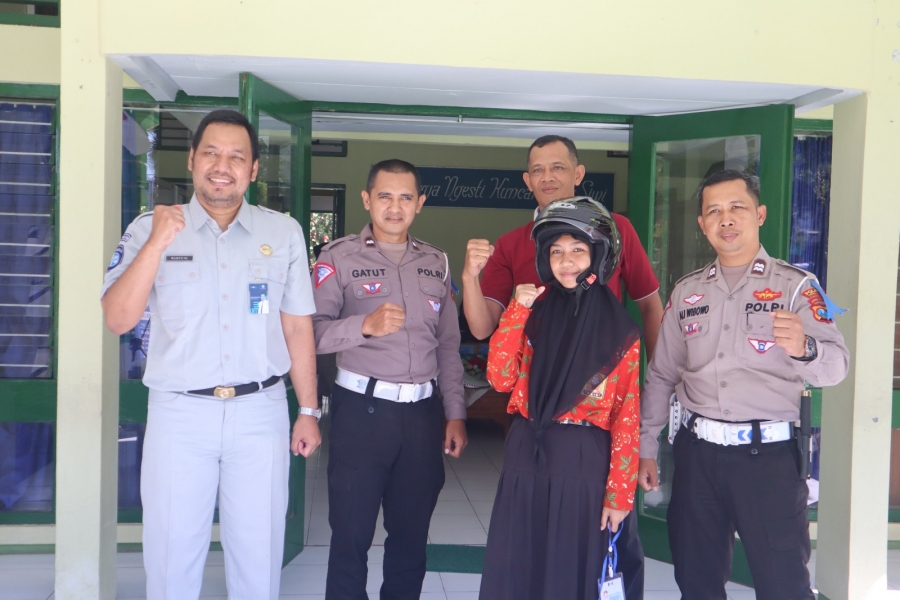 MATERI MPLS SMAN 1 KARANGAN DISAMPAIKAN OLEH POLRES T-GALEK
