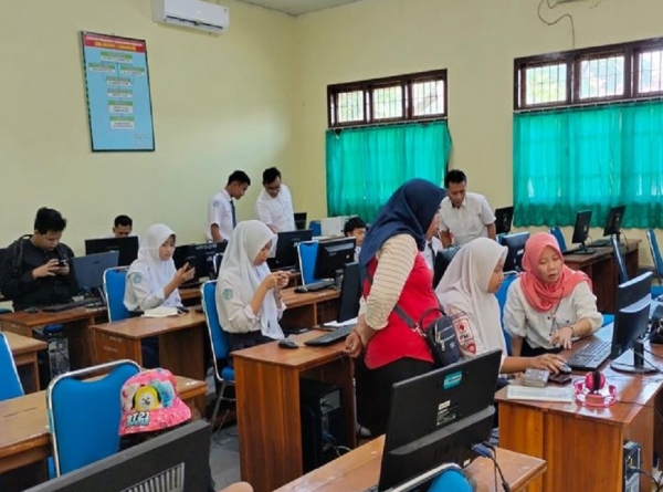 PELAYANAN PENGAMBILAN PIN PENDAFTARAN DI SMAN 1 KARANGAN