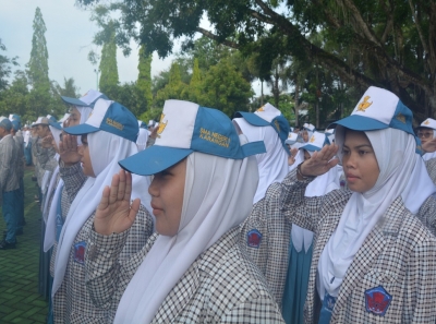 UPACARA HARI SENIN, 18 NOVEMBER 2024 DI SMANESKA