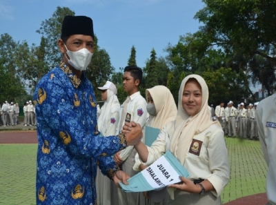 KELAS X-G SMANESKA MERAIH JUARA 1 FESTIVAL SHOLAWAT