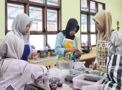 PELATIHAN PROGRAM DOUBLE TRACK TATA BOGA PASTRY BAKERY