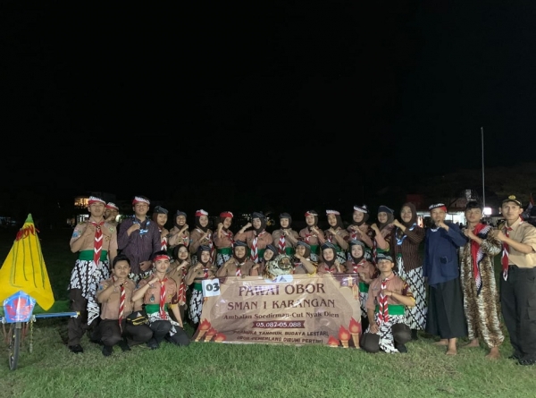 AMBALAN DEWAMADIEN IKUTI PAWAI OBOR HARI PRAMUKA 2025