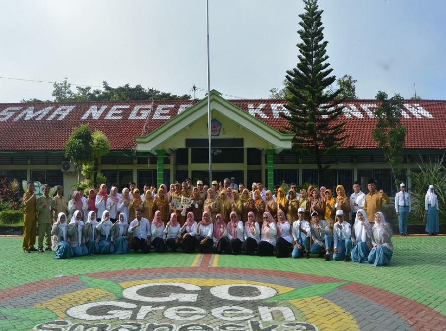 BAPAK TOYIB BERPAMITAN PADA MOMEN SEBAGAI PEMBINA UPACARA