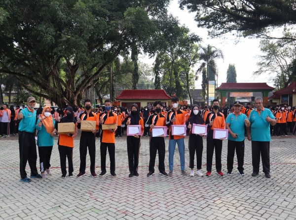 PENYERAHAN PIAGAM DAN HADIAH LOMBA PADA GIAT PRAMUKA BLOK TAHUN 2022