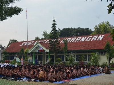 SMANESKA GELAR MAJELIS RUTINAN JUMAT PENYEJUK HATI