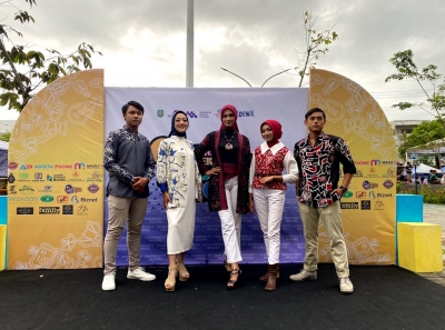 ESKUL MODELING SMAN 1 KARANGAN IKUTI FASHION SHOW BATIK