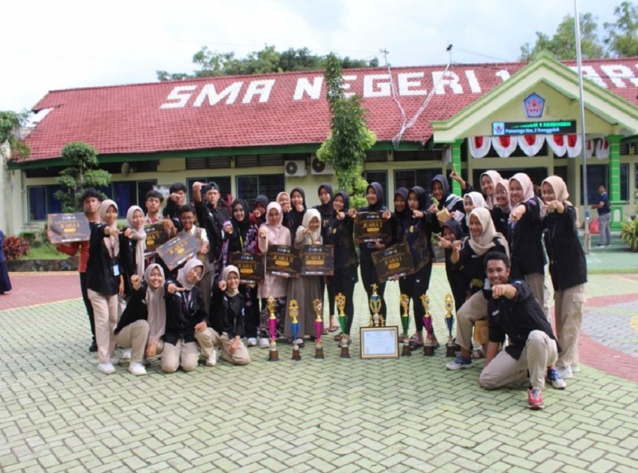 MTSN 1 TRENGGALEK RAIH JUARA UMUM SMANESKA CUP