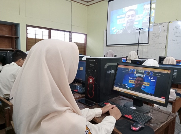 PROGRAM DIGITAL SKIL SMANESKA TELAH SUKSES IKUTI MONEV
