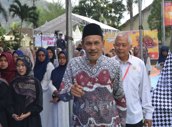 PUNCAK DIES MAULIDIYAH KE-33, SMANESKA GELAR DOA BERSAMA