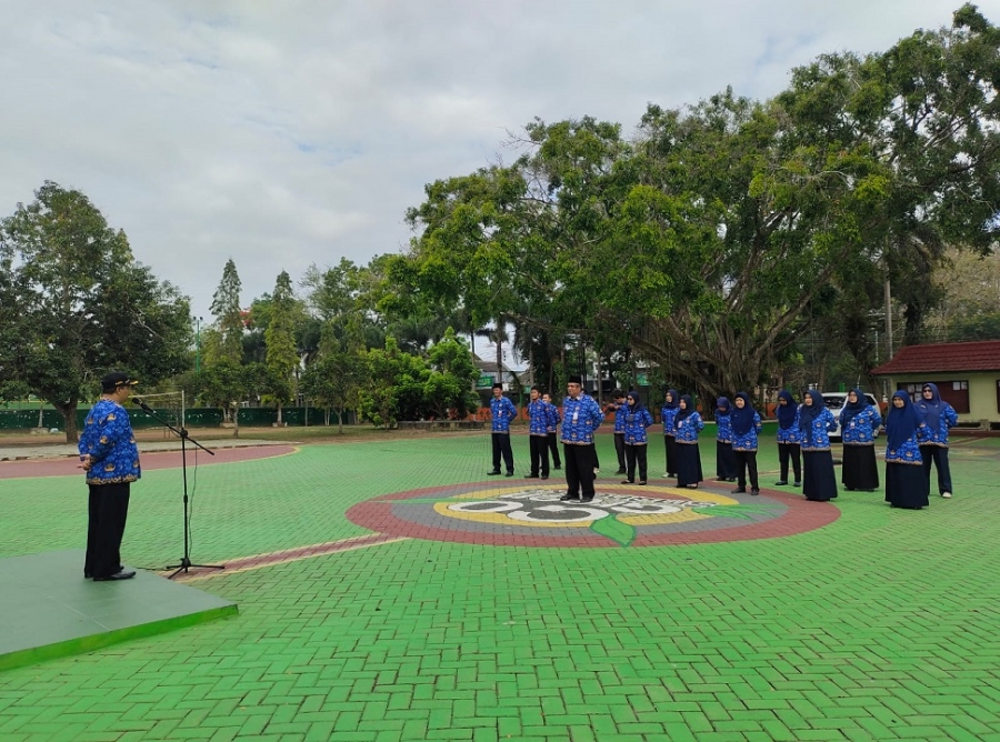 APEL PERINGATAN HARI KORPRI  DIPIMPIN OLEH KEPALA SMANESKA