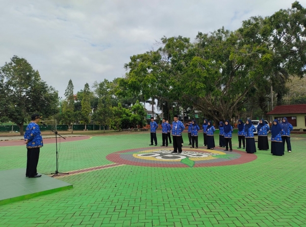 APEL PERINGATAN HARI KORPRI  DIPIMPIN OLEH KEPALA SMANESKA