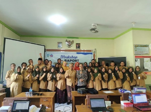 SMAN 1 KARANGAN GELAR WORKSHOP E RAPORT KAMIS 7 DESEMBER 2023